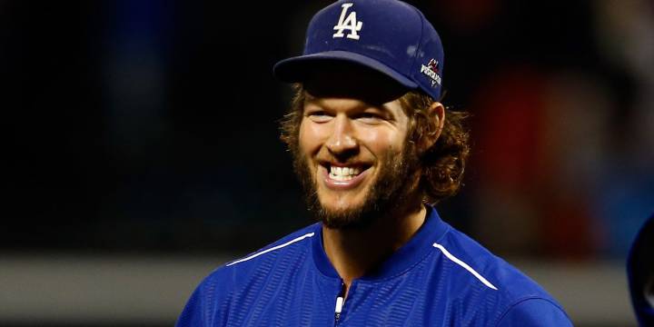 Kershaw recibe a los Rams con whiskey de 230 dólares