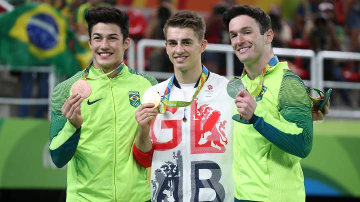 Whitlock, oro en suelo; plata y bronce para Hypolito y Mariano