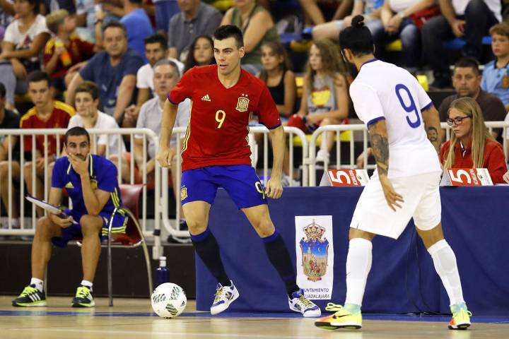 España tiene buena pinta: tumbó a la Portugal de Ricardinho