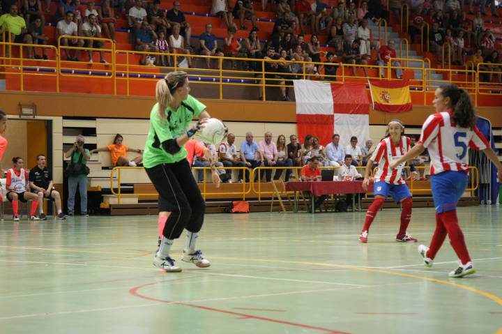 El Atlético pega primero en la Supercopa con hat-trick de Ari