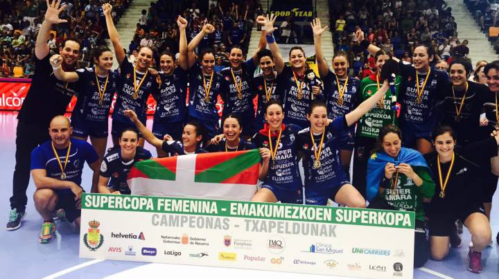 El Bera Bera levanta su quinta Supercopa consecutiva