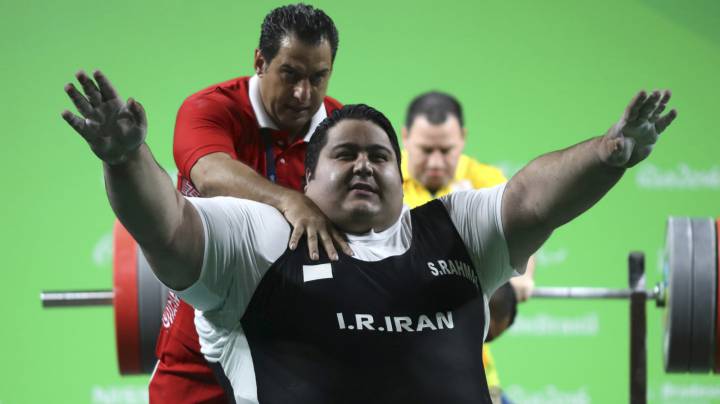 Historia en los Juegos Paralímpicos: ¡levanta 310 kilos!