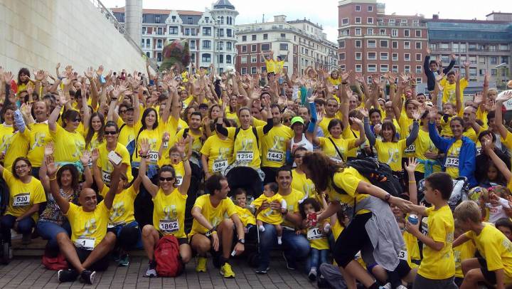 Más de 2.000 personas en una marea de solidaridad en Bilbao