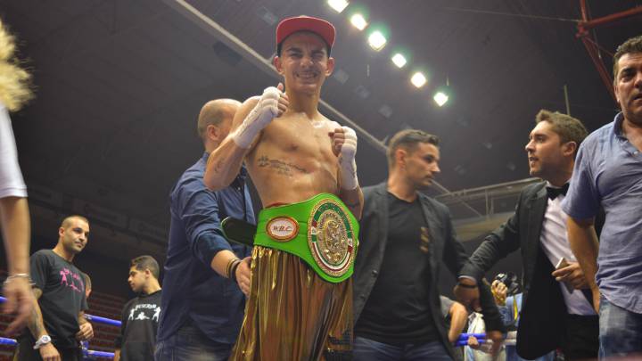 Jonfer se proclama campeón del mundo júnior WBC
