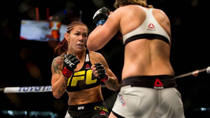 Cyborg durante su último combate ante Lina Lansberg.