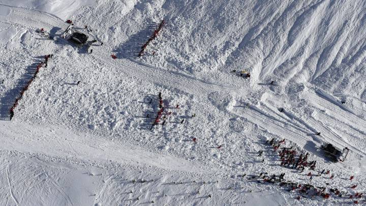 Dos españoles mueren en los Alpes por un bloque de hielo