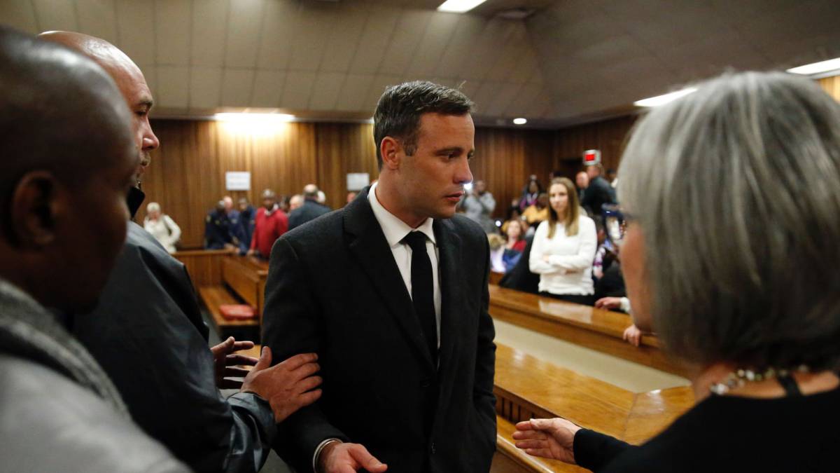 Pistorius vuelve a la cárcel tras una noche hospitalizado
