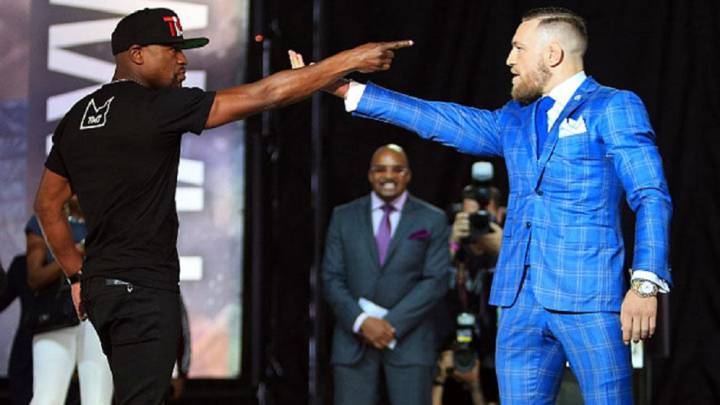 Floyd Mayweather y Conor McGregor durante su cara a cara en Toronto (Canadá).
