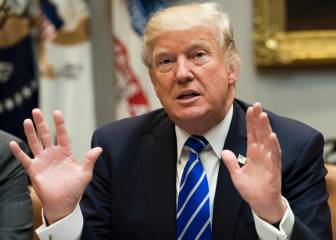 Trump pide prohibir a los jugadores de la NFL que se arrodillen ante el himno