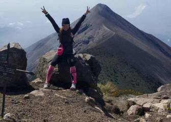 Una guatemalteca busca escalar 37 volcanes en 15 días