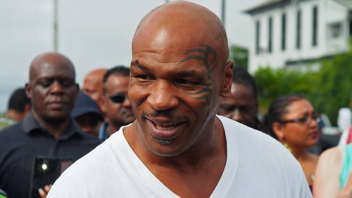 Mike Tyson posa durante la gira de su show "Outpost" de HBO en Paramaribo, Surinam.