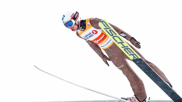 Stoch vuelve a reinar en el salto de esquí