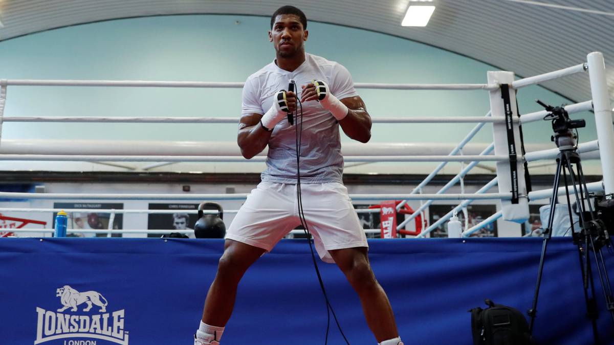 La UFC ofrece 400 millones a Joshua para ficharle.
