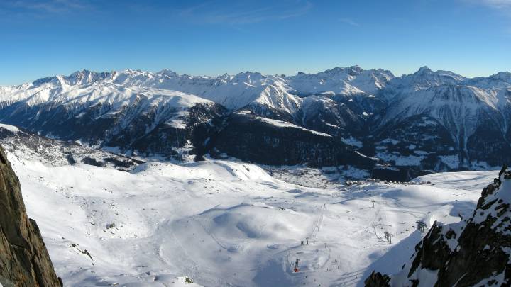Mueren tres españoles por una avalancha en una estación suiza