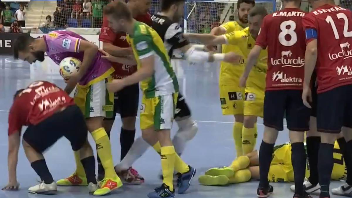 Usín lideró a Osasuna y vio la roja por agresión: "Pido perdón"
