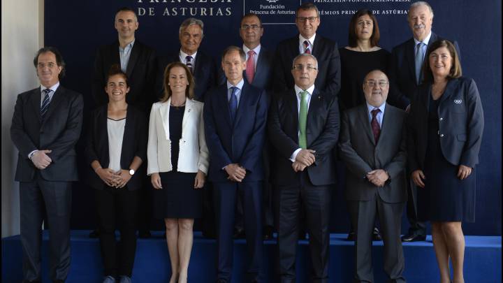 El jurado del Premio Princesa de Asturias de los Deportes: Abel Anton Rodrigo, Alejandro Blanco Bravo, Alberto Borregan, Alfredo Relaño, Vicente del Bosque, Marisol Casado, Josep Maria Casanovas i Punti, Juan Ignacio Gallardo Tomé, Patricia Garcia Rodríguez, Santiago Nolla Zayas, Edurne Pasaban Lizarribar, Theresa Zabell Lucas, Julian Redondo Pérez (secretario)