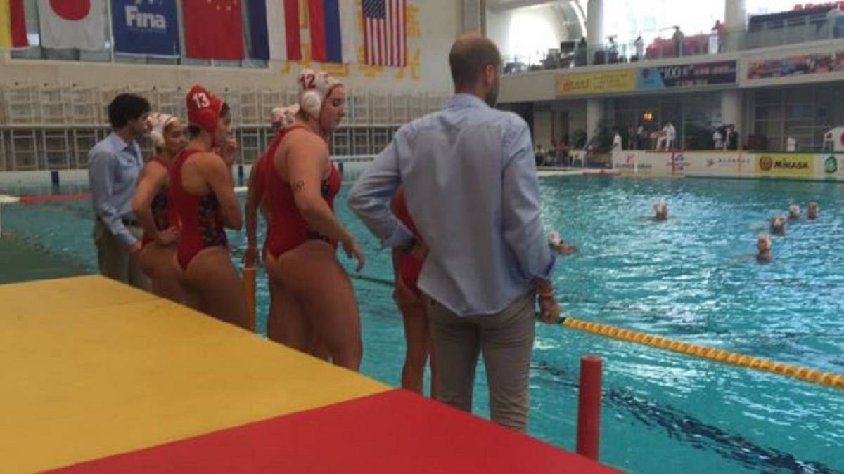 España gana a Australia 11-8 y jugará por ser quinta