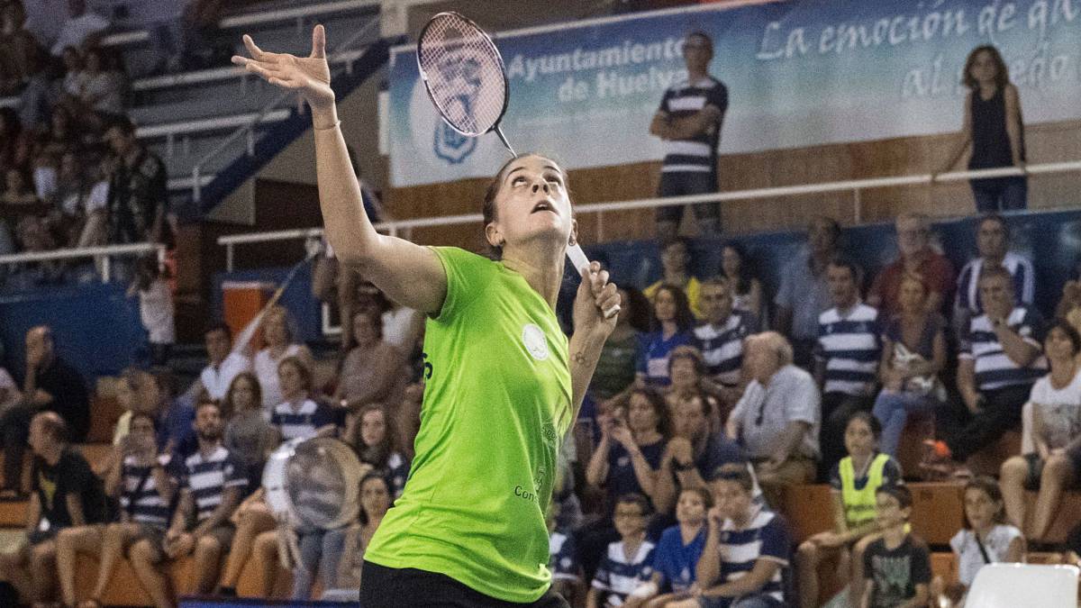Carolina Marín, durante el partido de Liga Nacional de Bádminton disputado ante el Recreativo IES La Orden hoy en Huelva.