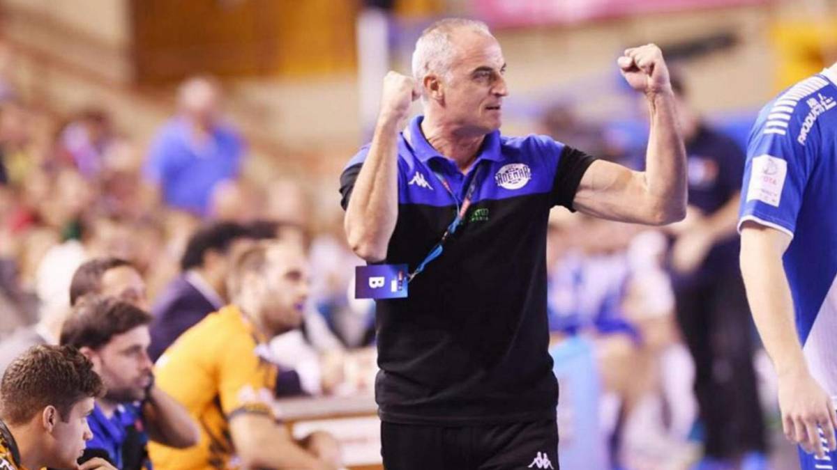 Rafa Guijosa vive los partidos del Ademar.