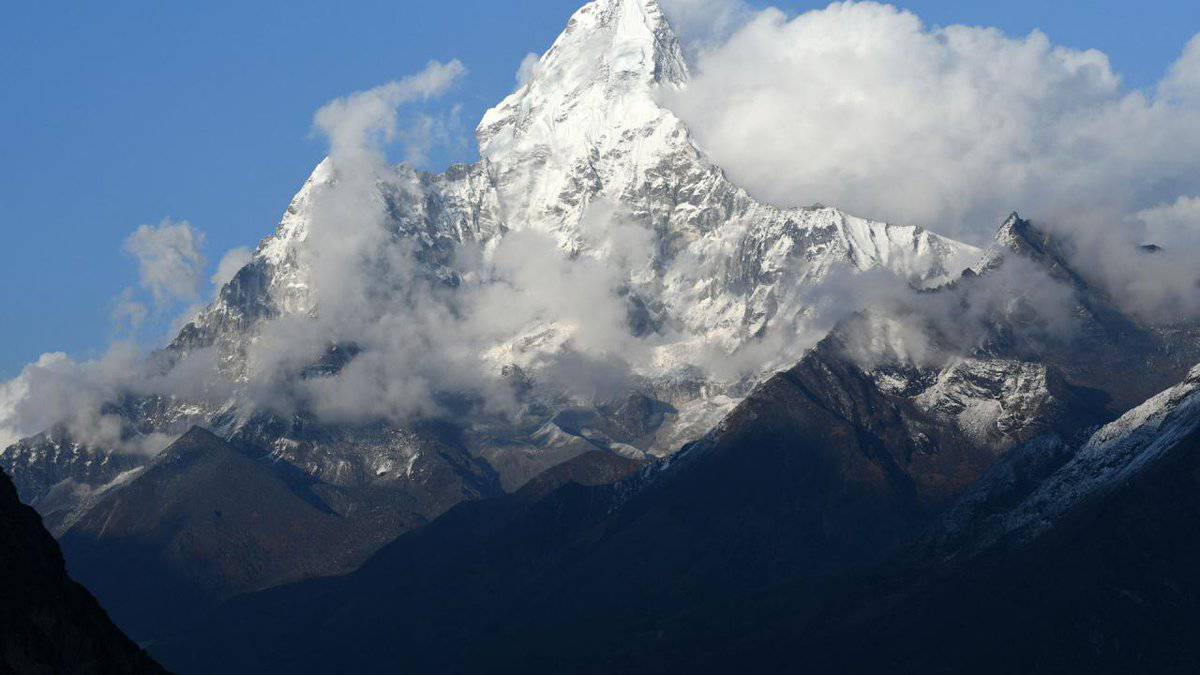 Avalancha en el Himalaya deja como saldo 9 alpinistas muertos Avalancha en el Himalaya deja como saldo 9 alpinistas muertos
