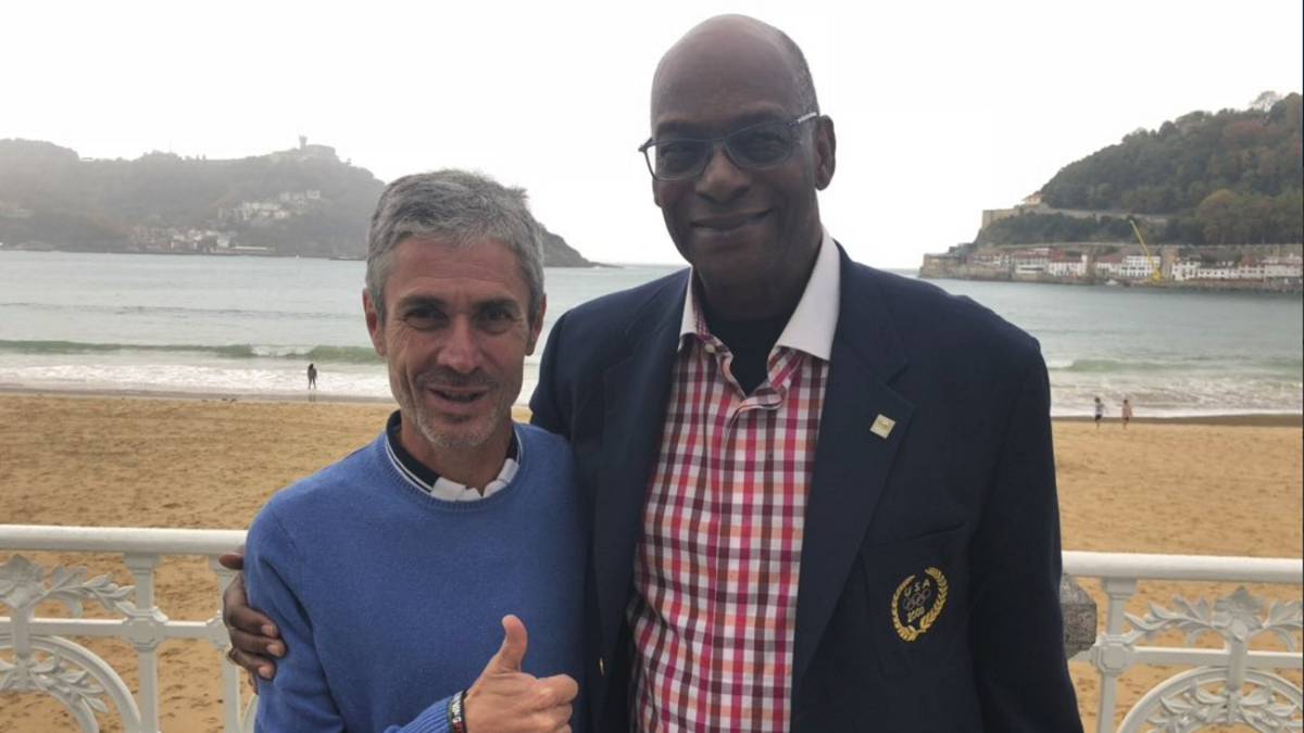 Martin Fiz, con Bob Beamon