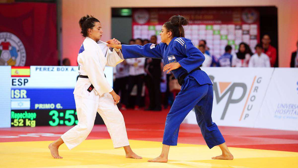 Ana Pérez combate durante el Abu Dhabi Grand Slam.