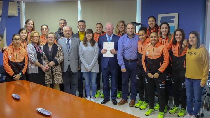 El Burela FS firma el primer convenio femenino