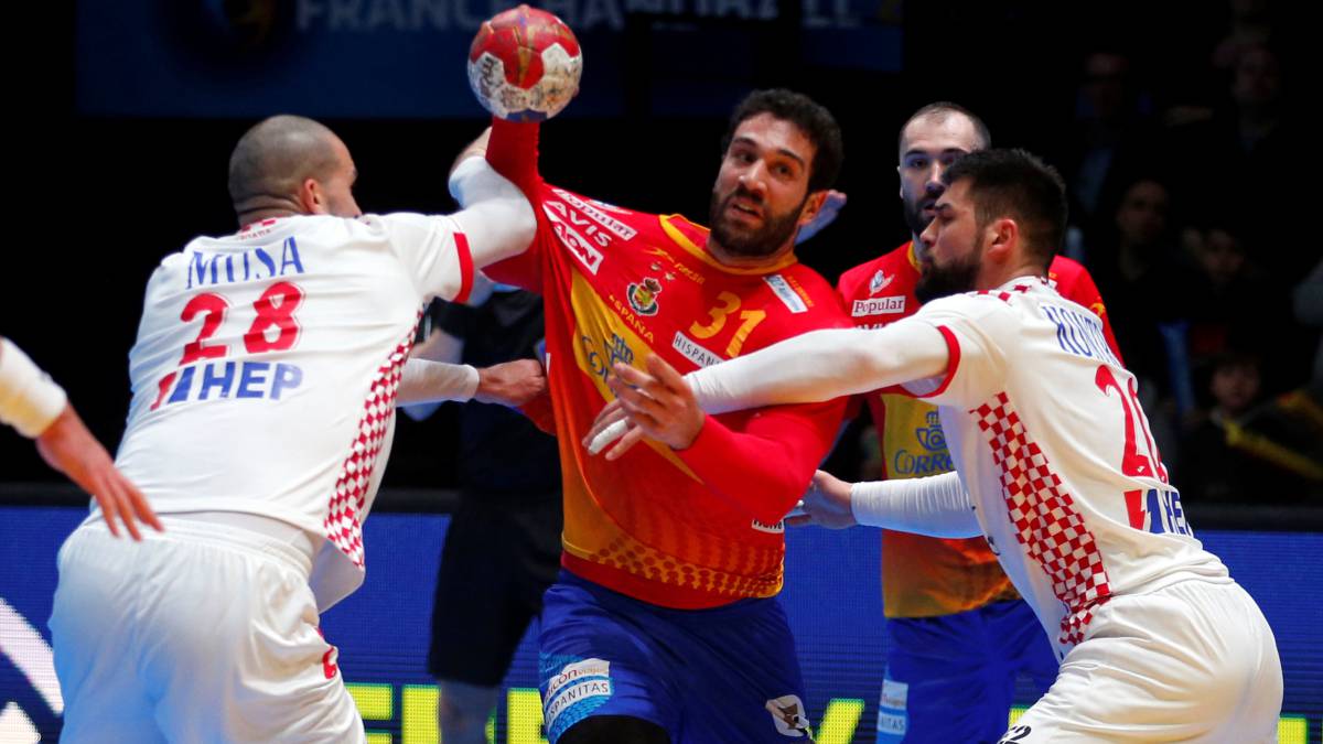 Iosu Goñi, durante un partido con la selección española de balonmano.