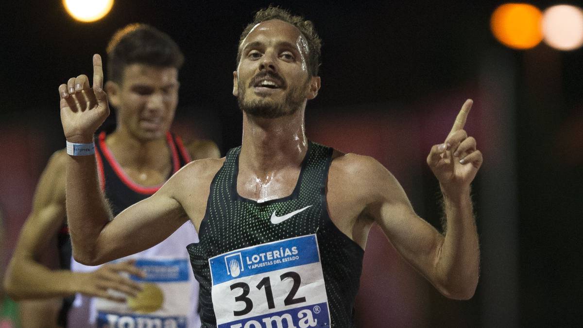 Toni Abadía calienta los 3.000 con su mínima europea (7:47.60)