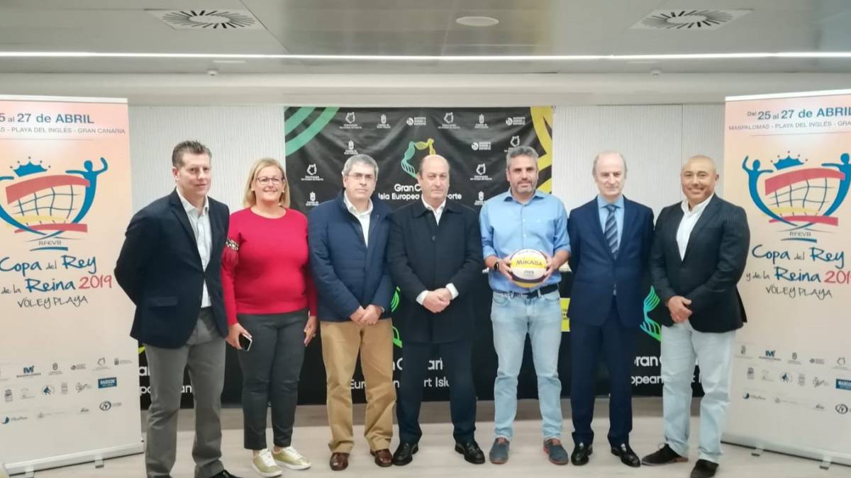 Presentación de las Copas del Rey y de la Reina,