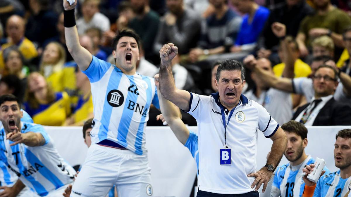 Cadenas celebra un gol de Argentina.