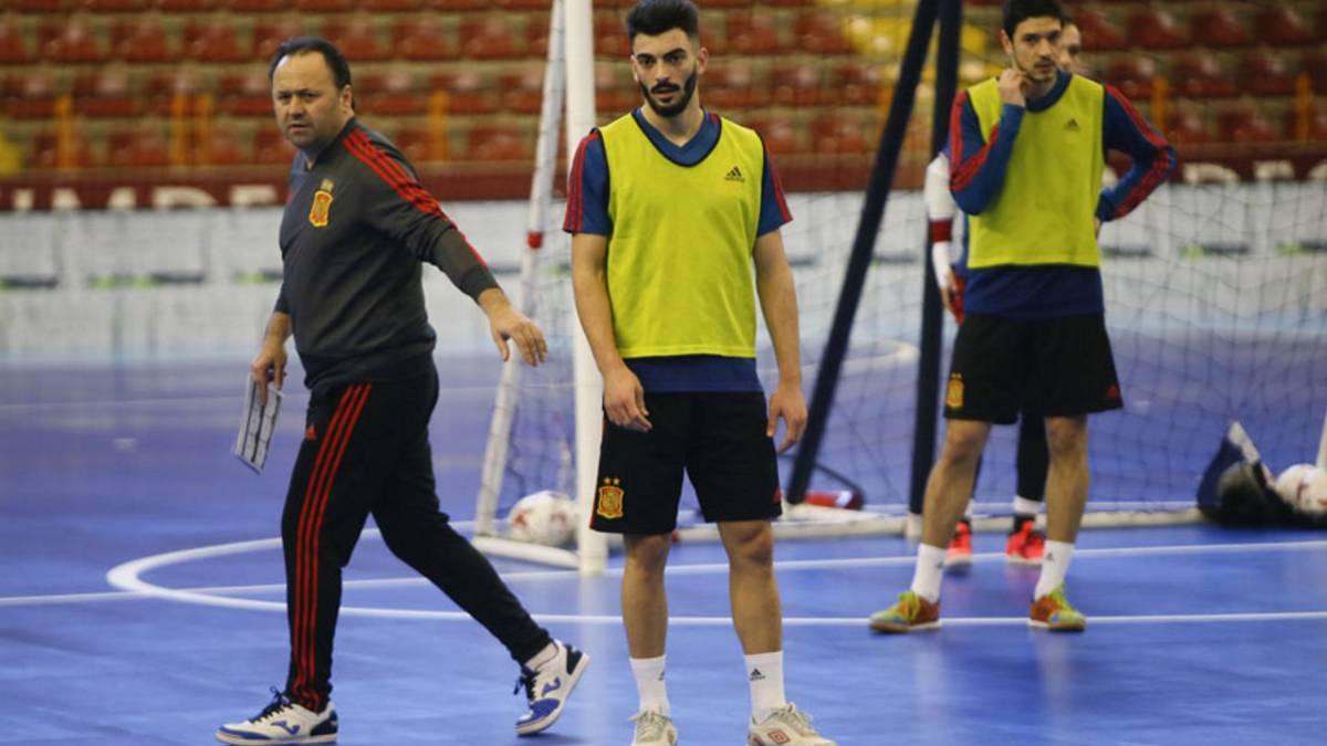 España afronta su primer test ante Hungría en Córdoba