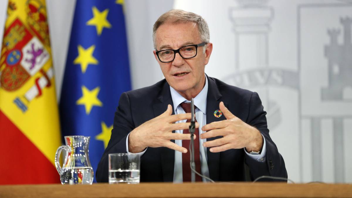 El ministro de Cultura y Deporte José Guirao interviene en la rueda de prensa posterior al Consejo de Ministros en el Palacio de la Moncloa de Madrid.