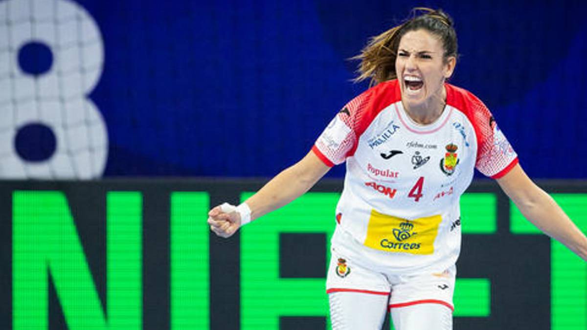 Carmen Martím capitana de las Guerreras.
