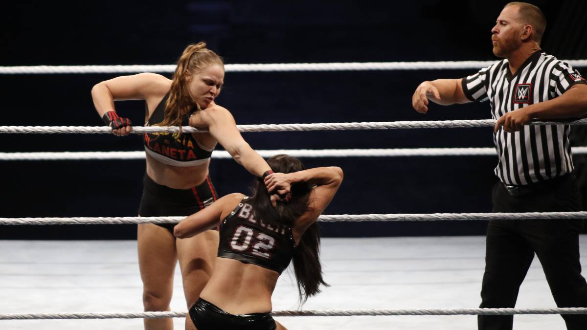 Ronda Rousey, durante un combate de la Gira Europea de la WWE en Madrid.