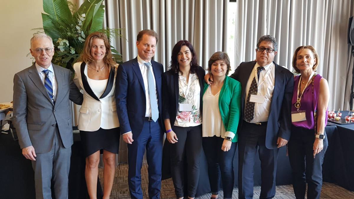 María José Rienda posa junto al director General de la AMA Oliver Niggli y el director de la AEPSAD José Luis Terreros entre otros en la XIX Asamblea del Consejo Americano del Deporte en Punta del Este.