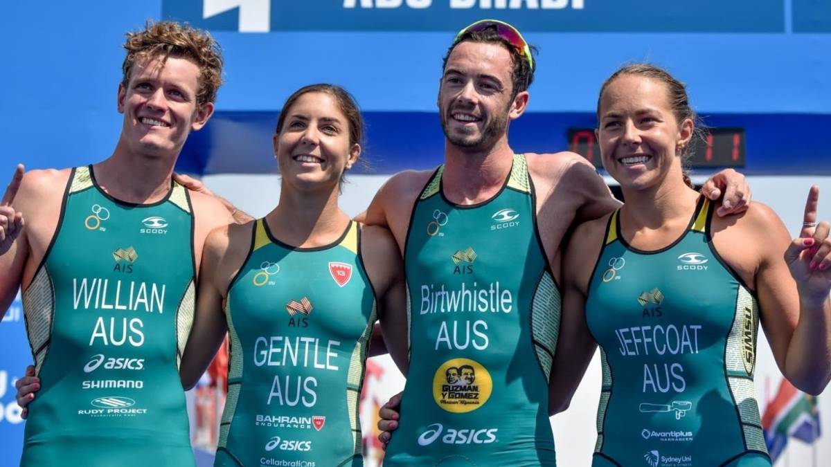 Triatlón relevo mixto Abu Dabi