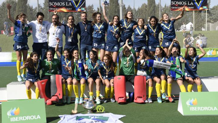 Las jugadoras del Club de Campo celebran el título de la Copa de la Reina.