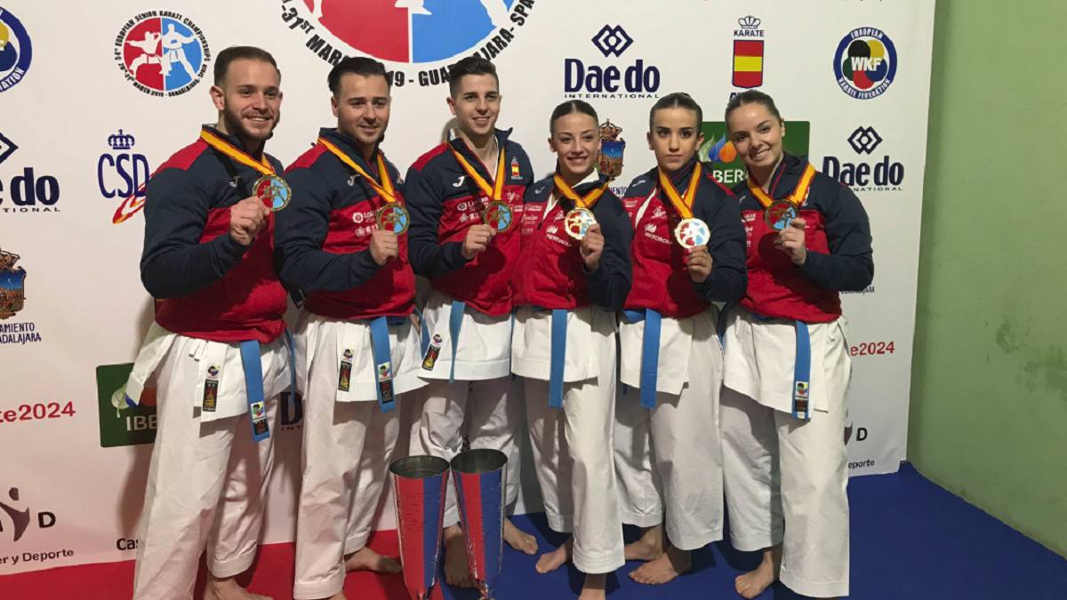 España completa el póquer de oros en katas