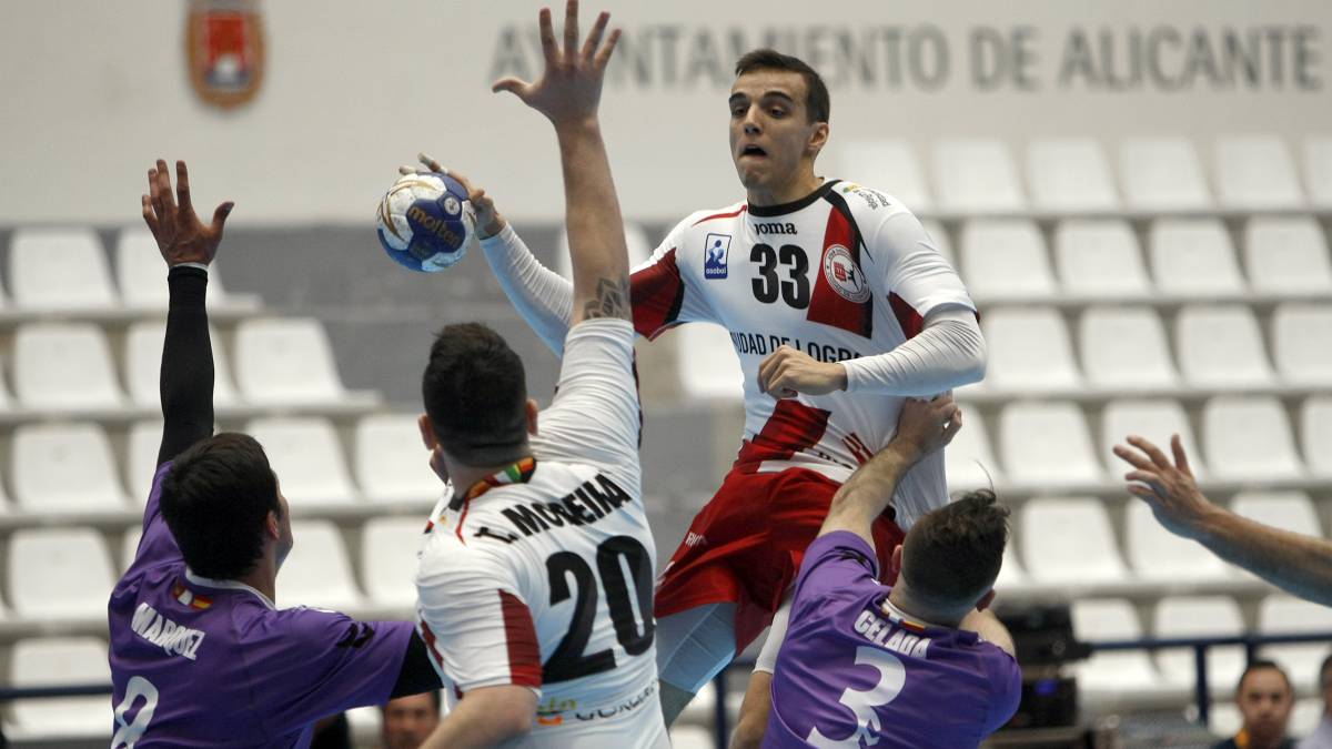 El equipo riojano, el último en llegar a Alicante, jugó un partido serio ayer.