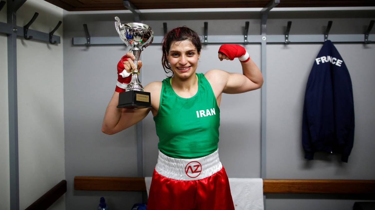 Sadaf Khadem: primera iraní en disputar un combate oficial será arrestada al entrar en su país