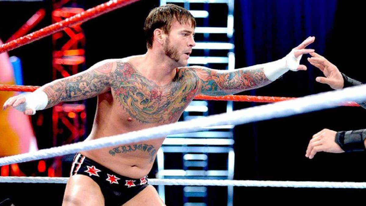 CM Punk regresó en un show independiente y enmascarado