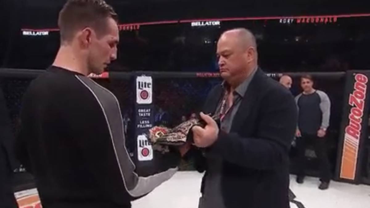 Crónica de Bellator 220