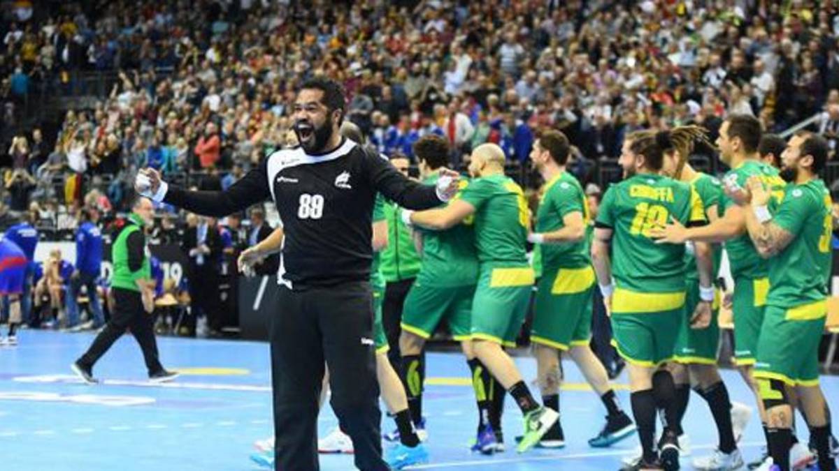 Bombom Almeida con Brasil
