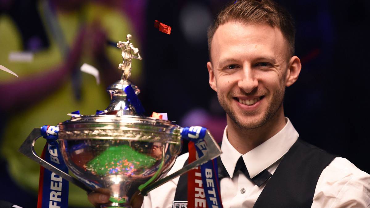 Trump logra su primer título mundial tras ganar a Higgins