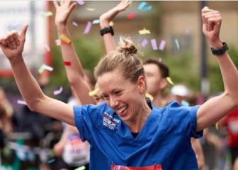 El Libro Guinness otorga un récord del mundo a una atleta tras ir vestida de enfermera