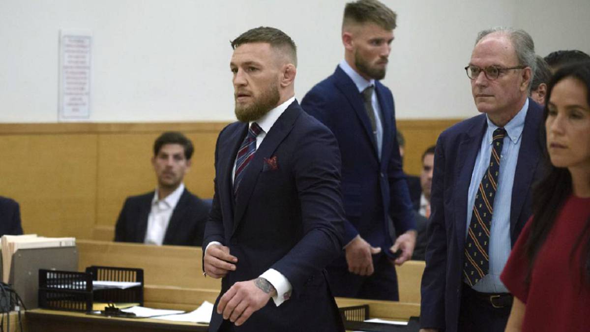 Retiran los cargos a McGregor por romper el móvil de un fan