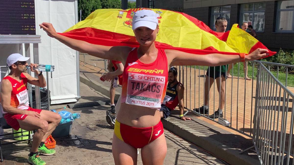 Takacs bate el récord de España y los hombres revalidan el oro