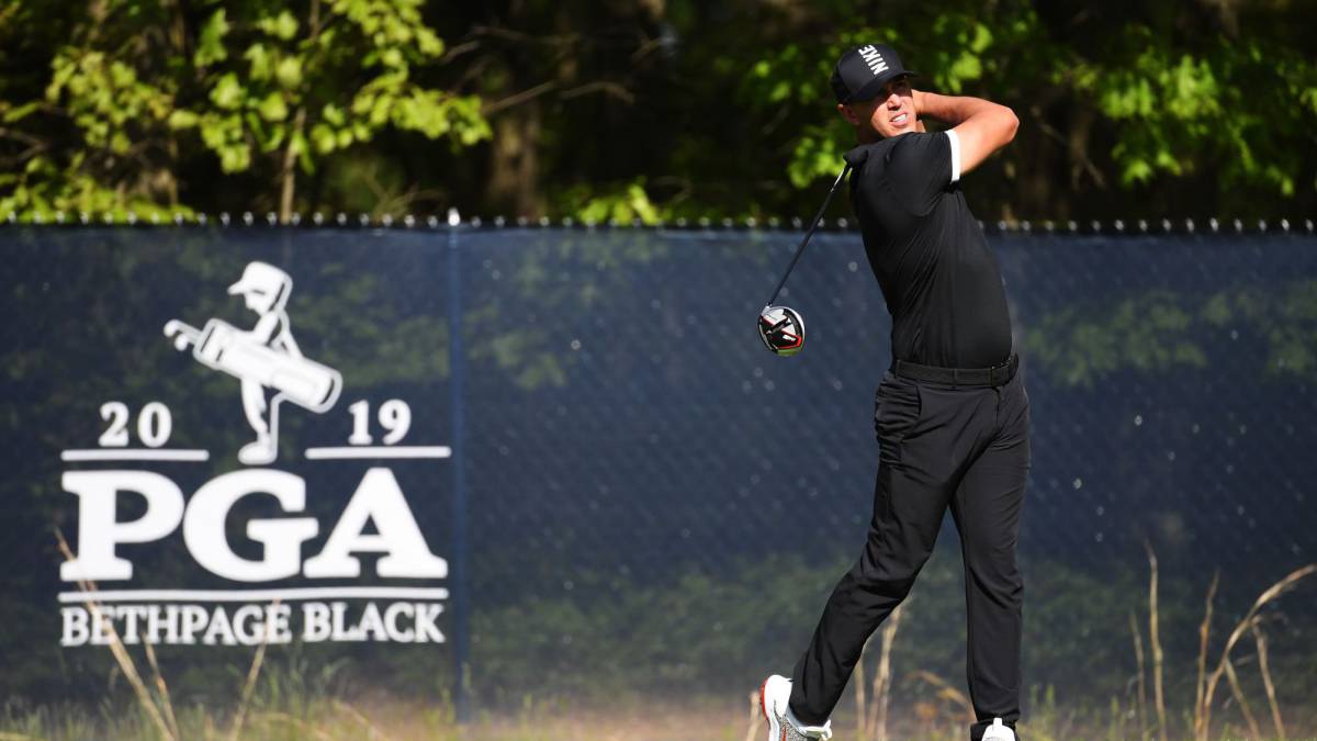 Koepka pone un muro de siete golpes a sus rivales en el PGA
