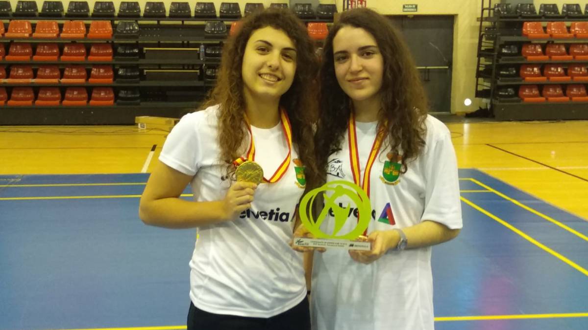 Fátima Albín y Carla Moyano.